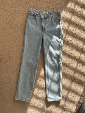 Abercrombie 90’s Straight Asymmetrical Jeans